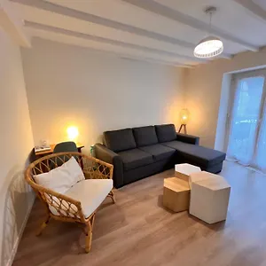 Rdc 9 Personnes, 2 Chambres, Wifi, Proche Du Centre Appartement